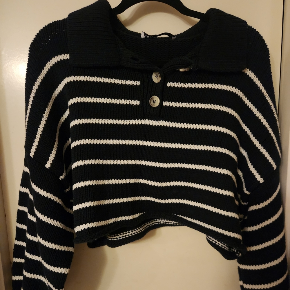 Black and white stripe knitted cropped long sleeve sweater